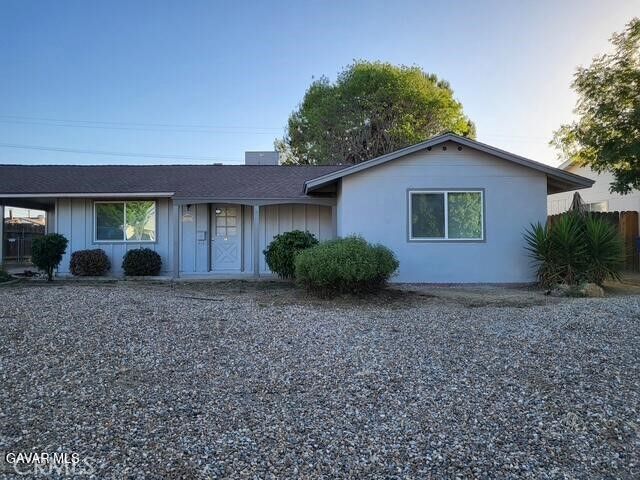 Property Photo: 325 Oak Fair CA 93309