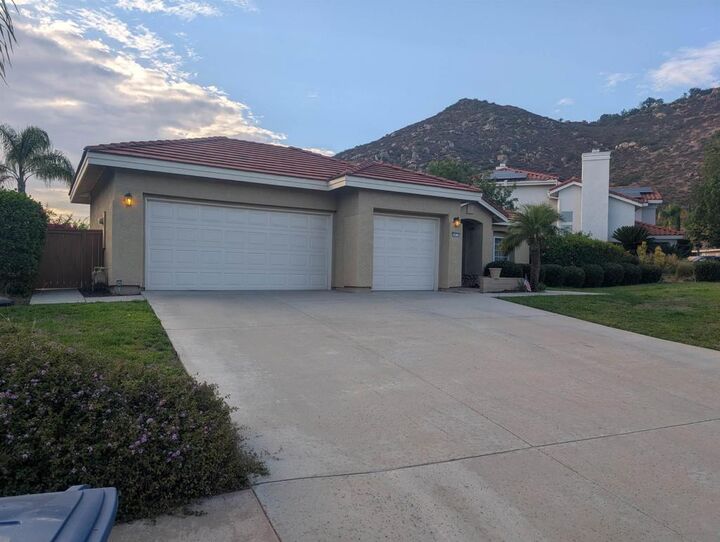 Property Photo:  