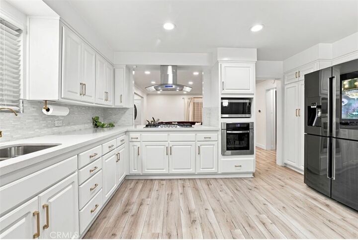 Property Photo: 6951 Bellclaire CA 91042