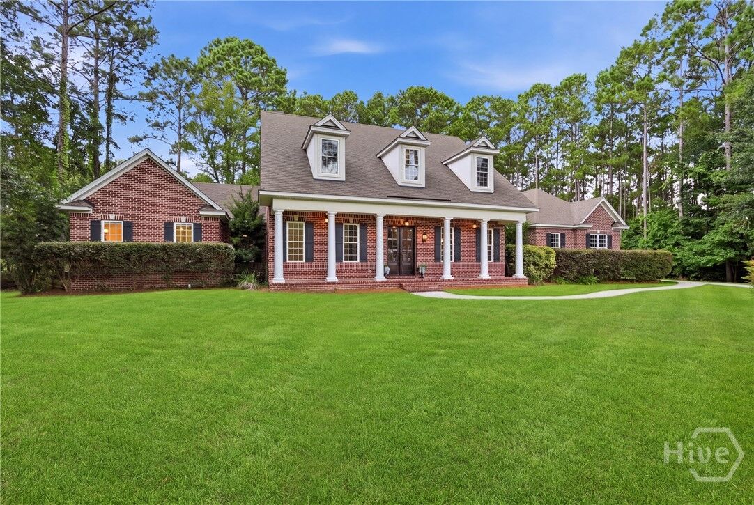 Property Photo:  190 Abercorn Lane  GA 31324 