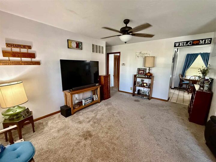 Property Photo:  1704 N Osage Street  OK 74601 