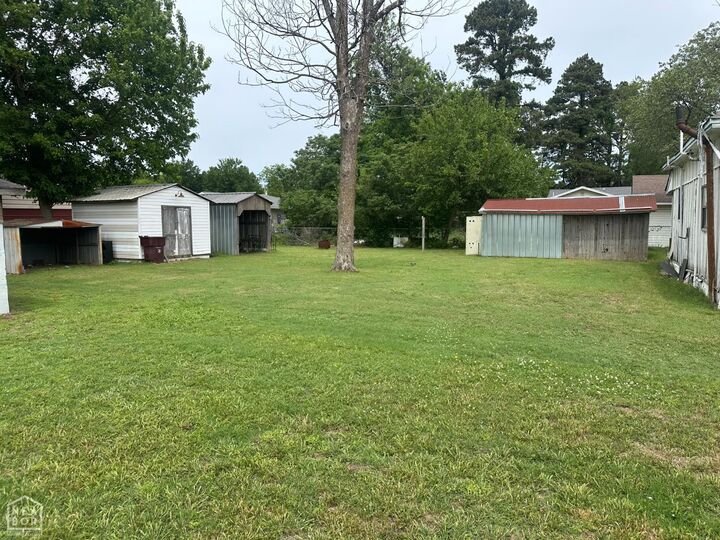 Property Photo: 811 Grove AR 72437