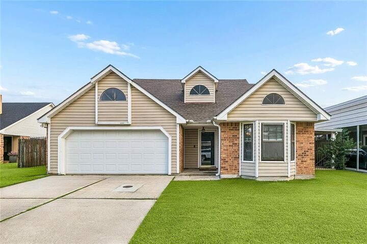 Property Photo: 2708 Hardwood Drive LA 70072