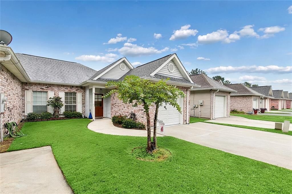 Property Photo: 109 Emerald Pines Court LA 70448