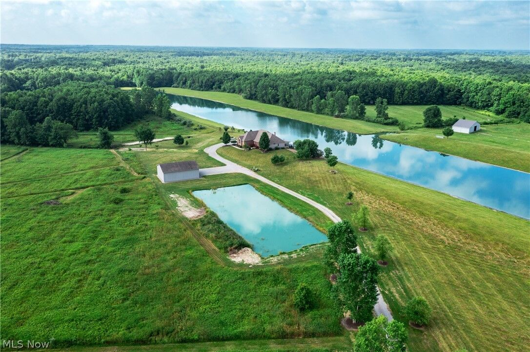 Property Photo: 3965 Nelson Mosier Road OH 44430