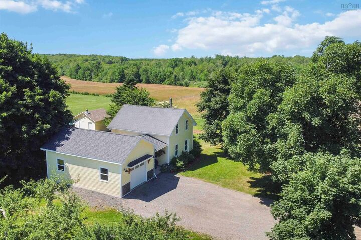 Property Photo:  805 Bligh Road  NS B0P 1G0 