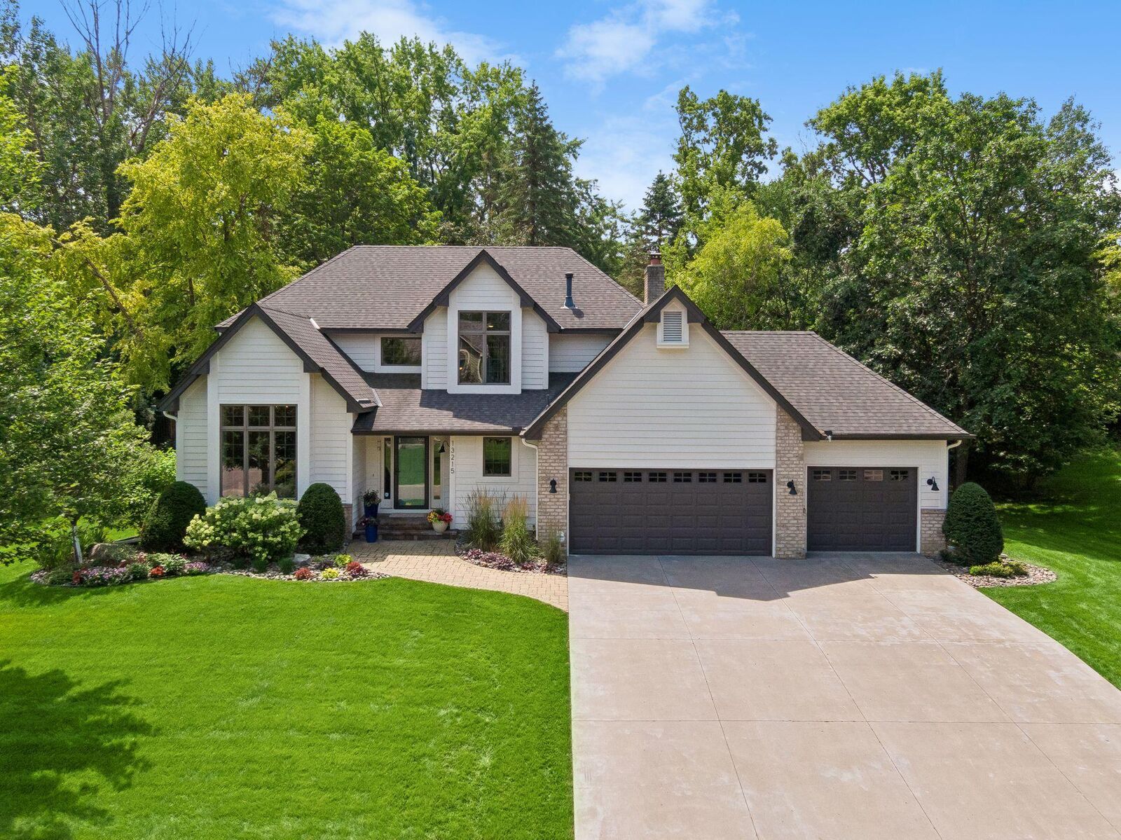 Property Photo: 13215 35th Avenue N MN 55441