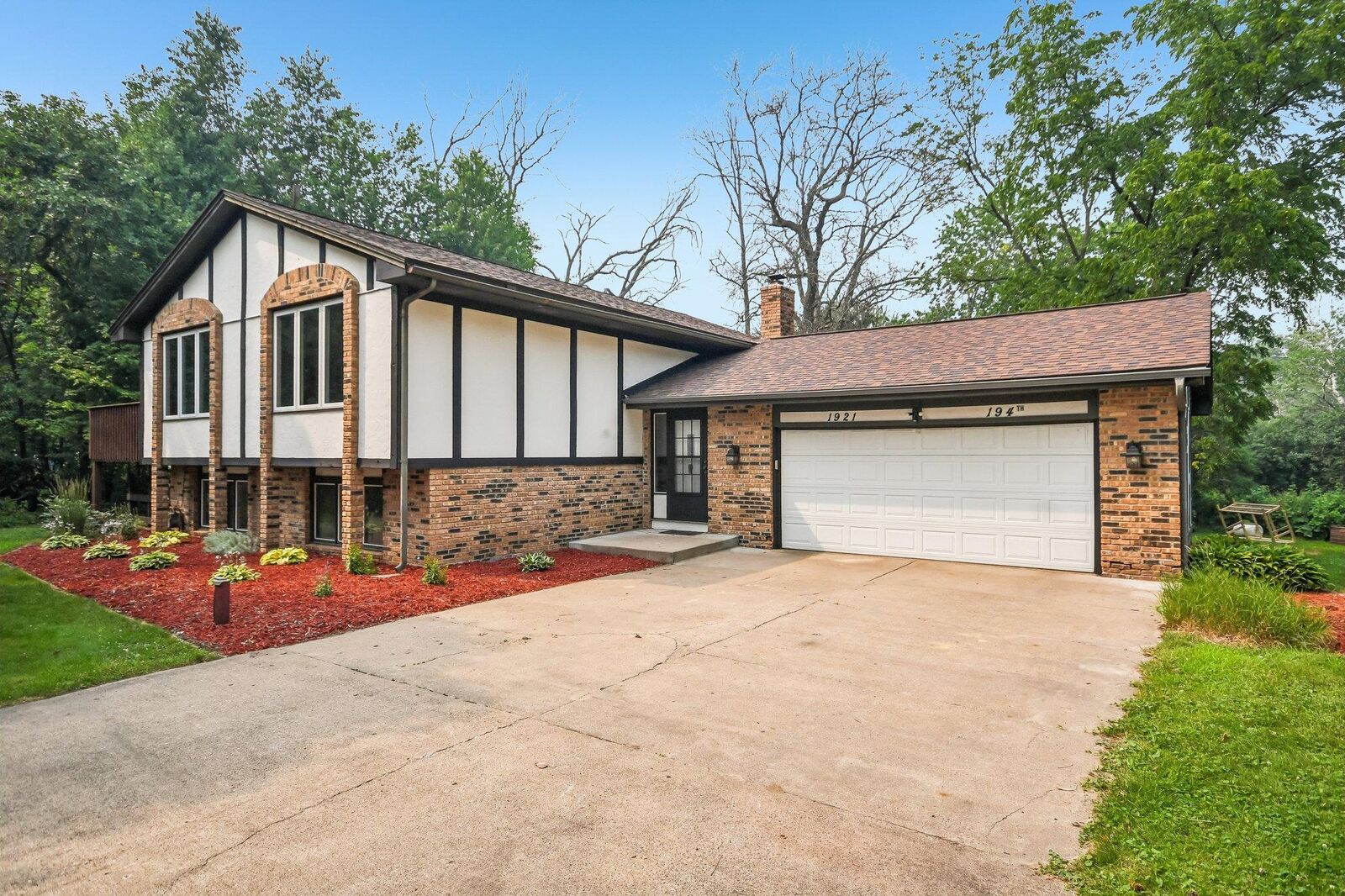 Property Photo:  1921 194th Avenue NE  MN 55011 