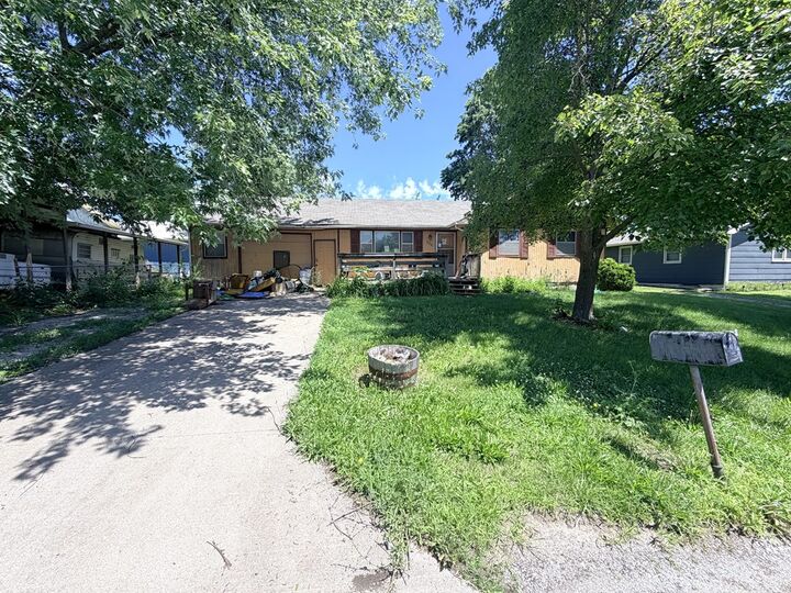 Property Photo:  205 E Herriman Street  MO 64601 