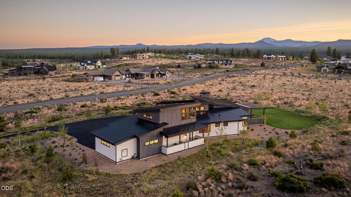 Property Photo: 62313 McClain Drive OR 97703