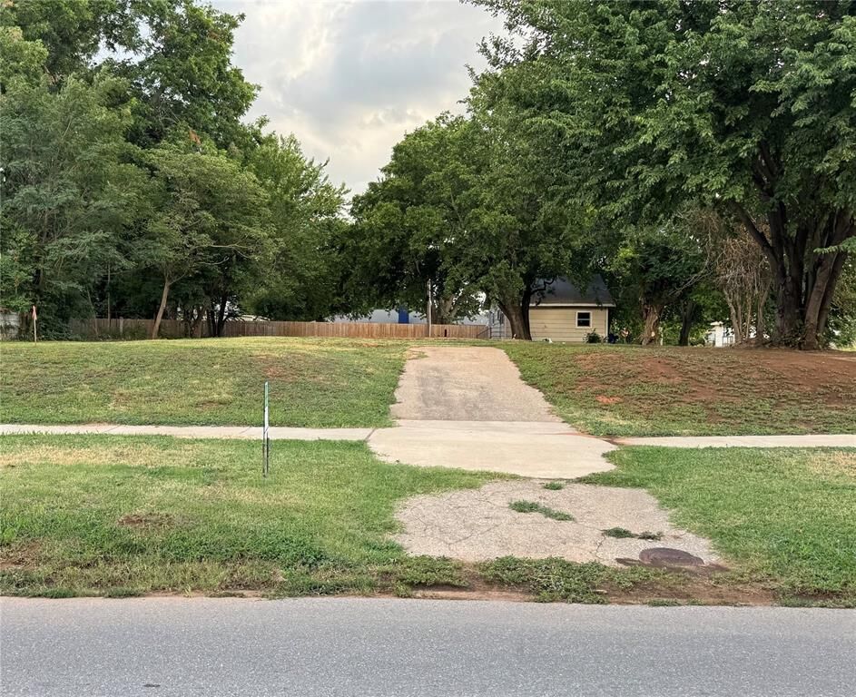 Property Photo:  904 S 1st Street  OK 73018 