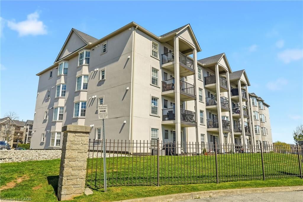 Property Photo:  