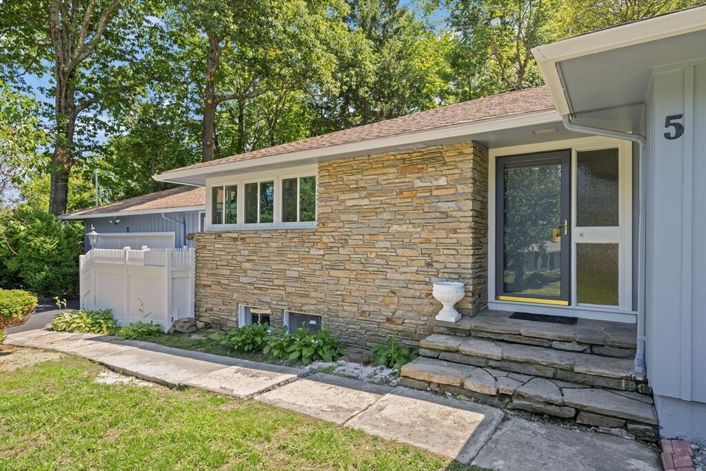 Property Photo: 5 Woodland Drive MA 01612