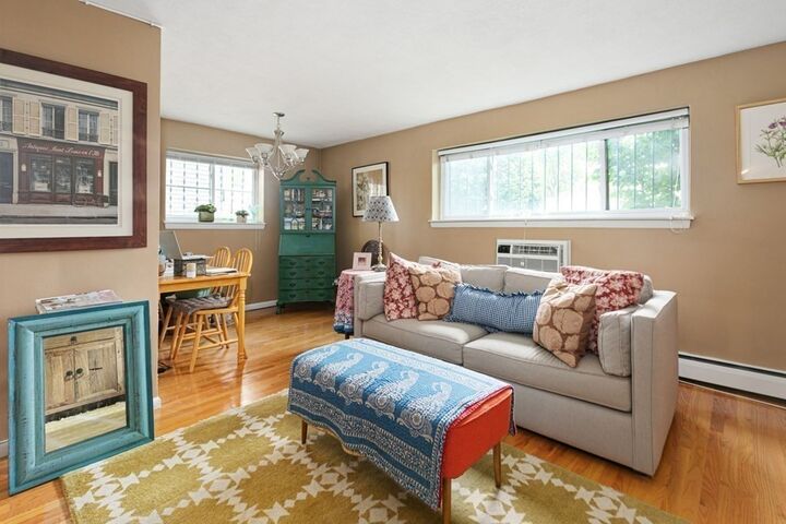 Property Photo:  425 S Huntington Ave 2  MA 02130 
