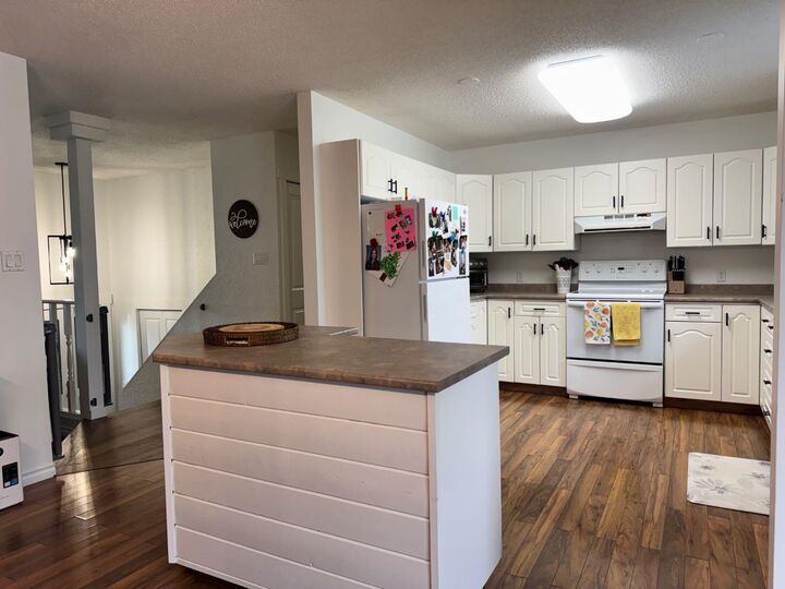 Property Photo:  11604 106 Avenue  AB T0H 1L0 