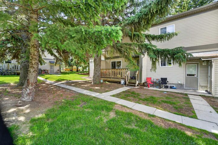 Property Photo:  275 Columbia Boulevard W 19  AB T1K 4B8 