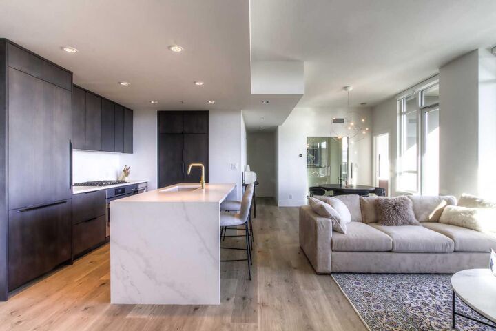46 9 Street NE 807 — photo 1