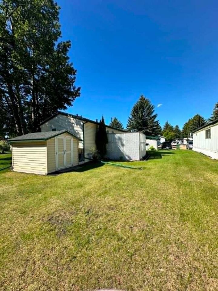 Property Photo: 6205 54 Street 19 AB T4J 1M5