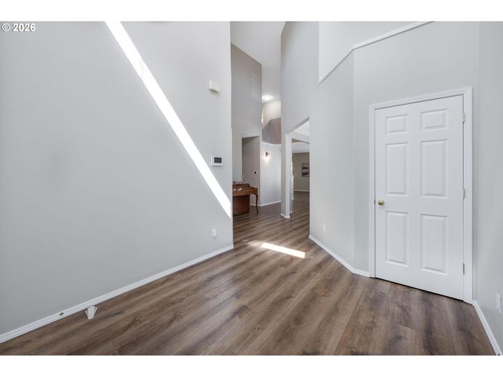 Property Photo:  15486 SW 144th Ter  OR 97224 