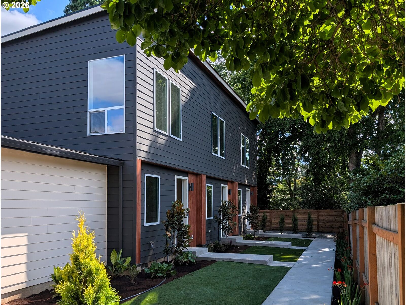 Property Photo:  5122 SE 66th Ave  OR 97206 