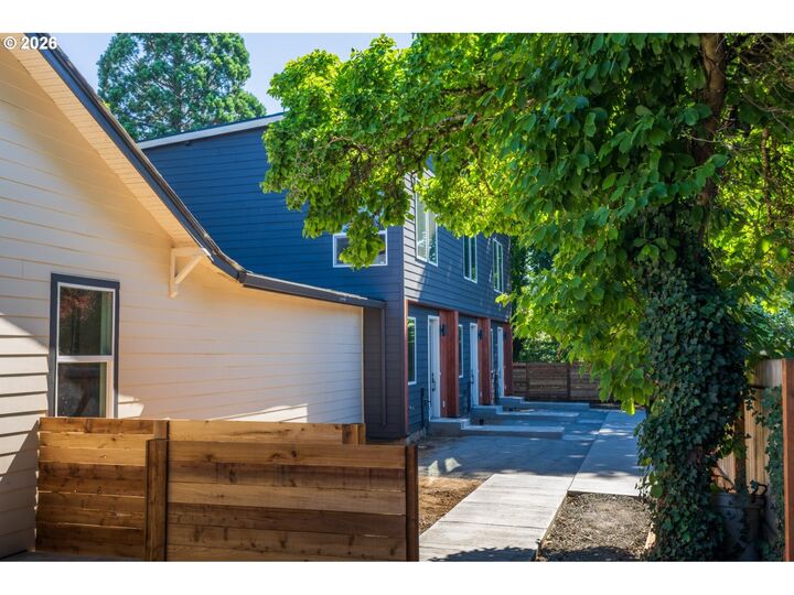 Property Photo: 5120 SE 66th Ave OR 97206