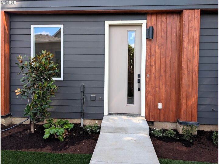 Property Photo:  5120 SE 66th Ave  OR 97206 