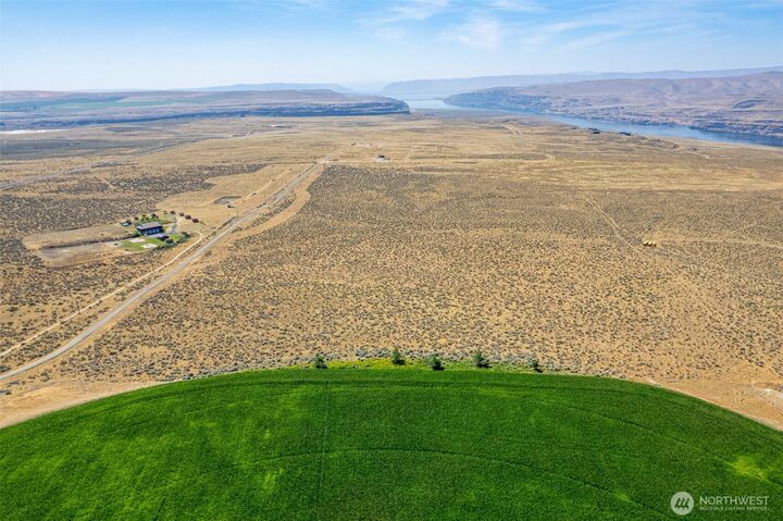 Property Photo: 999999 Silica Road SW WA 98848