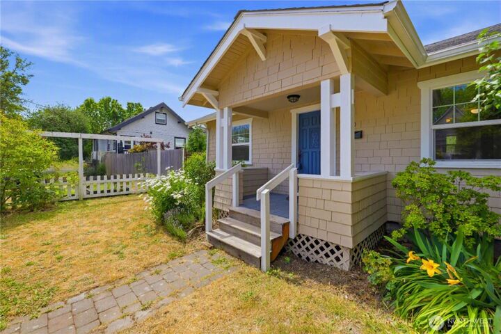 Property Photo: 1010 N Pine Street WA 98406