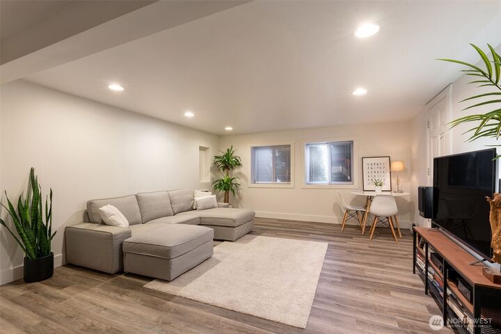 Property Photo:  12840  Renton Avenue S Lower  WA 98178 