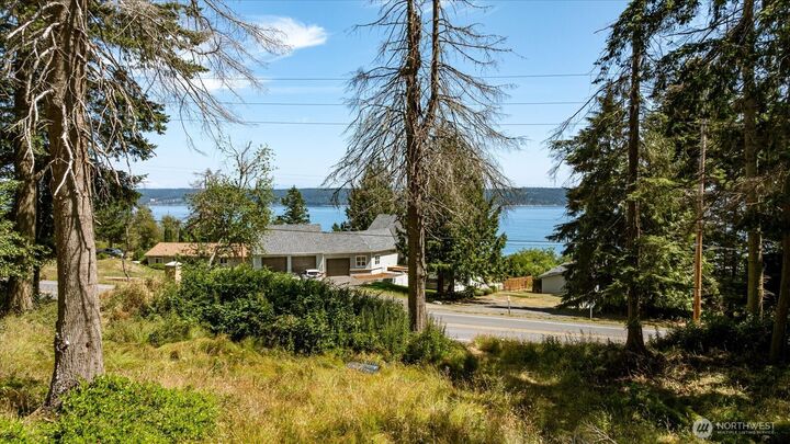 Property Photo:  2458  North Bluff Rd  WA 98253 