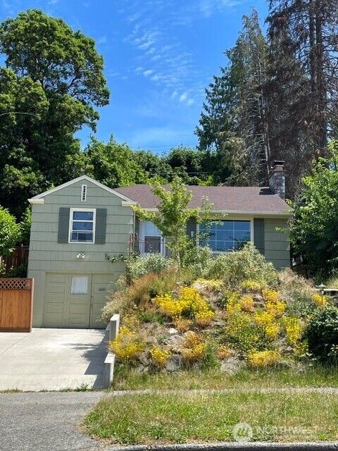 Property Photo: 5942 37th Avenue SW WA 98126