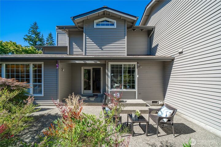 Property Photo:  6640  114th Avenue SE  WA 98006 