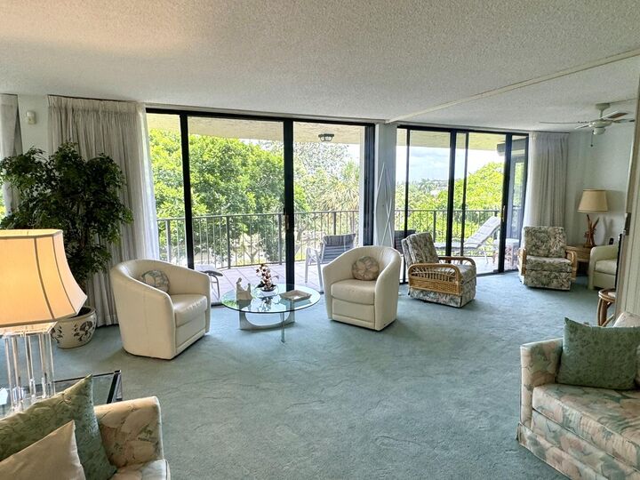 Property Photo: 799 Jeffery Street 4100 FL 33487