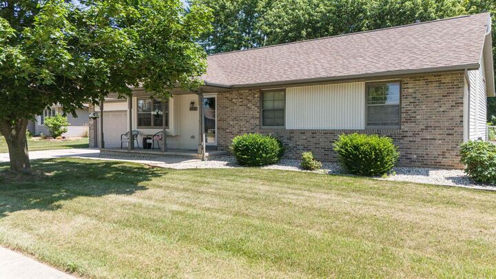 Property Photo:  2502 North Wuthering Hills Drive  WI 53546 