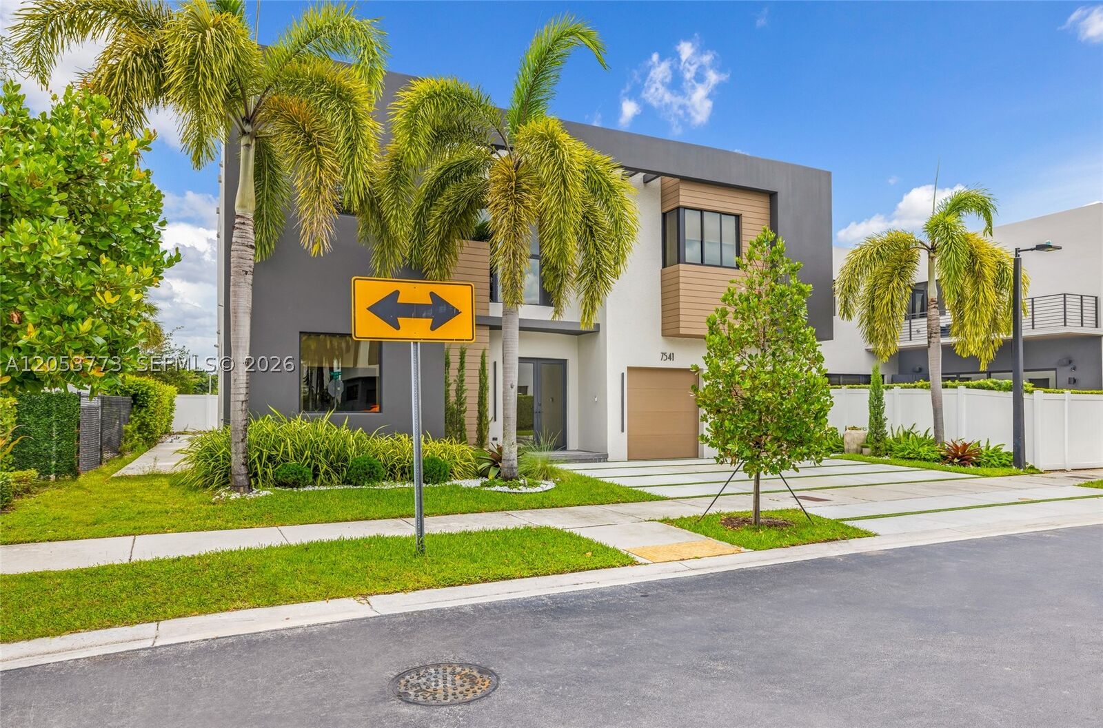 Property Photo: 7541 NW 100th Ave FL 33178