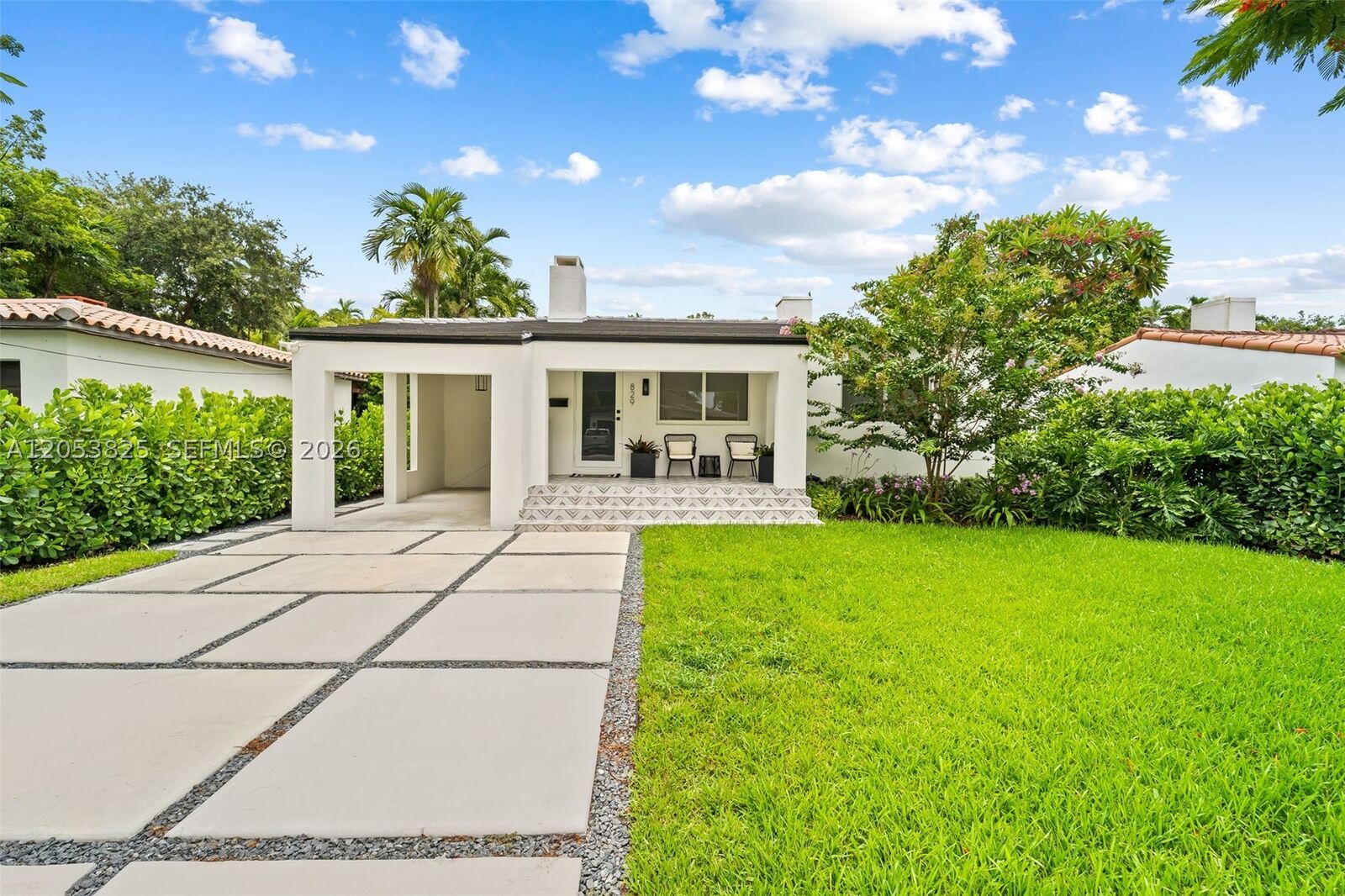 Property Photo: 829 Granada Groves Ct FL 33134
