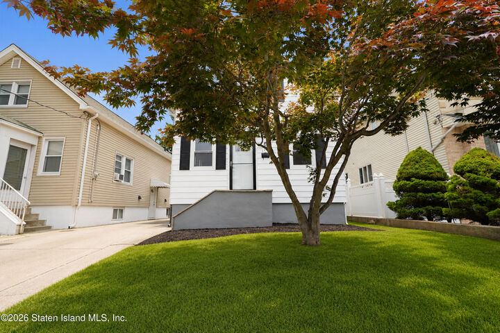 Property Photo: 117 Adams Avenue NY 10306