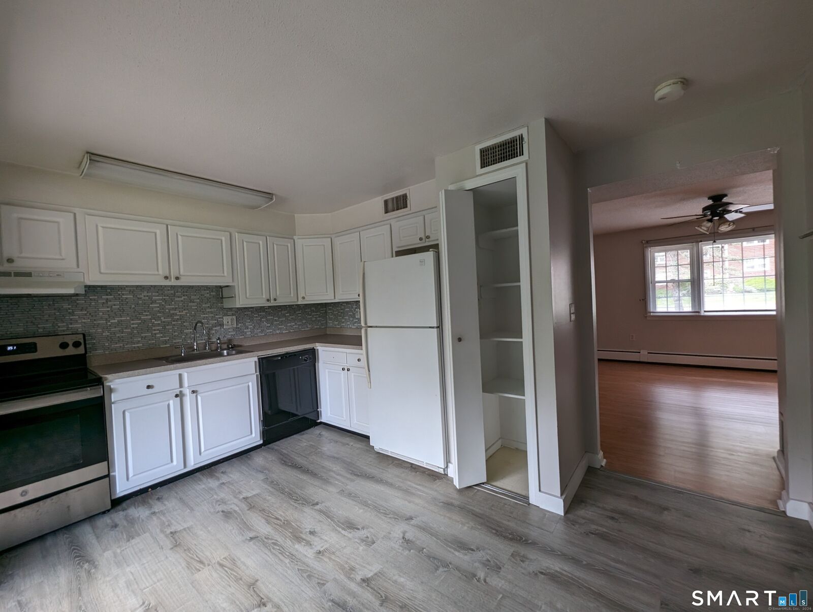 Property Photo:  2 Loveland Hill Road I2  CT 06066 