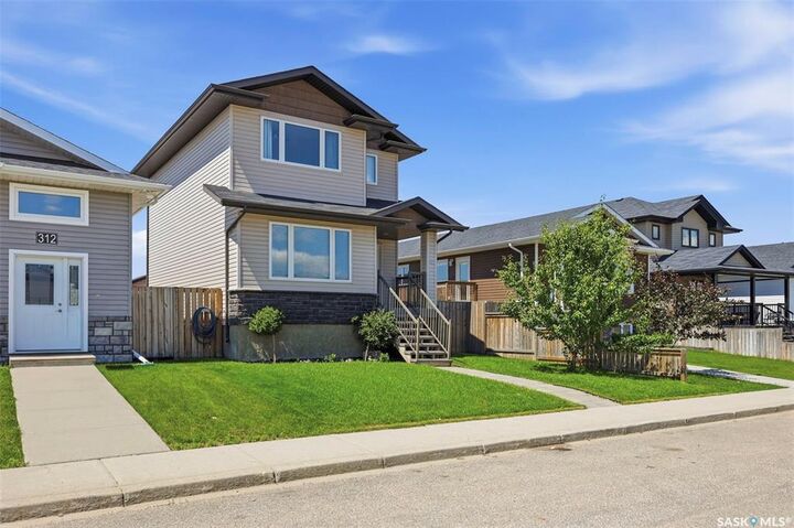 Property Photo:  310 Martens Avenue  SK S0K 4S3 