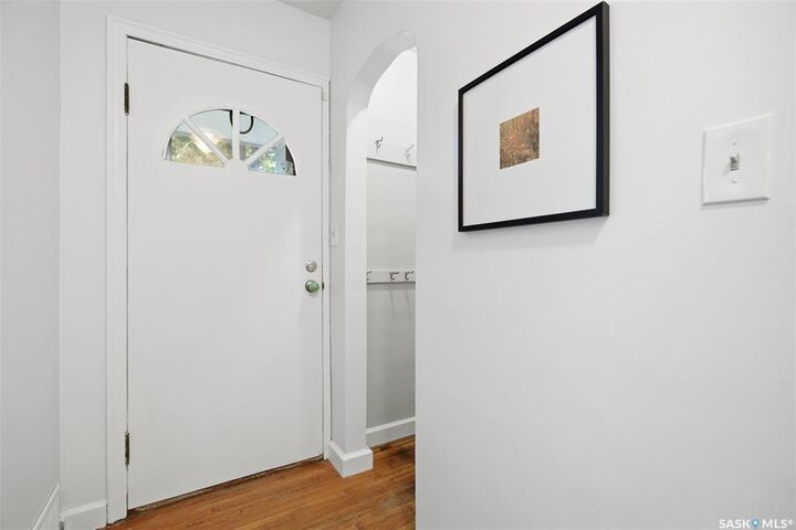 Property Photo: 1318 B Avenue N SK S7L 1G5