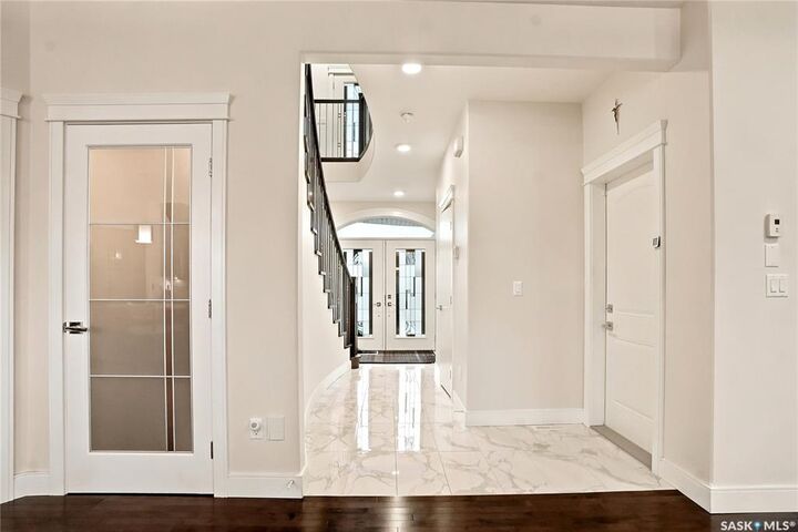 Property Photo: 231 Fleming Crescent SK S7W 1B4