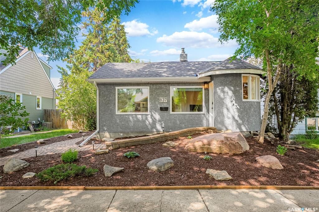 Property Photo: 837 5th Street E SK S7H 1G8