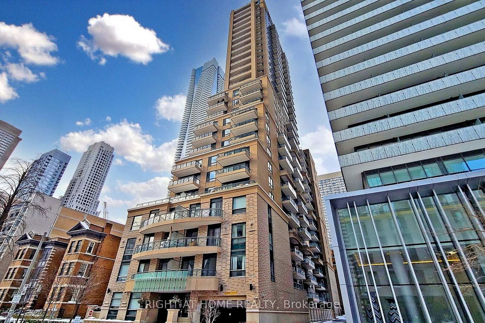 Property Photo:  35 Hayden Street 511  ON M4Y 3C3 