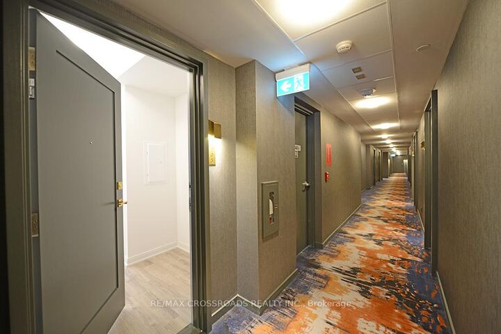 Property Photo:  50 Charles Street E 3205  ON M4Y 0C3 