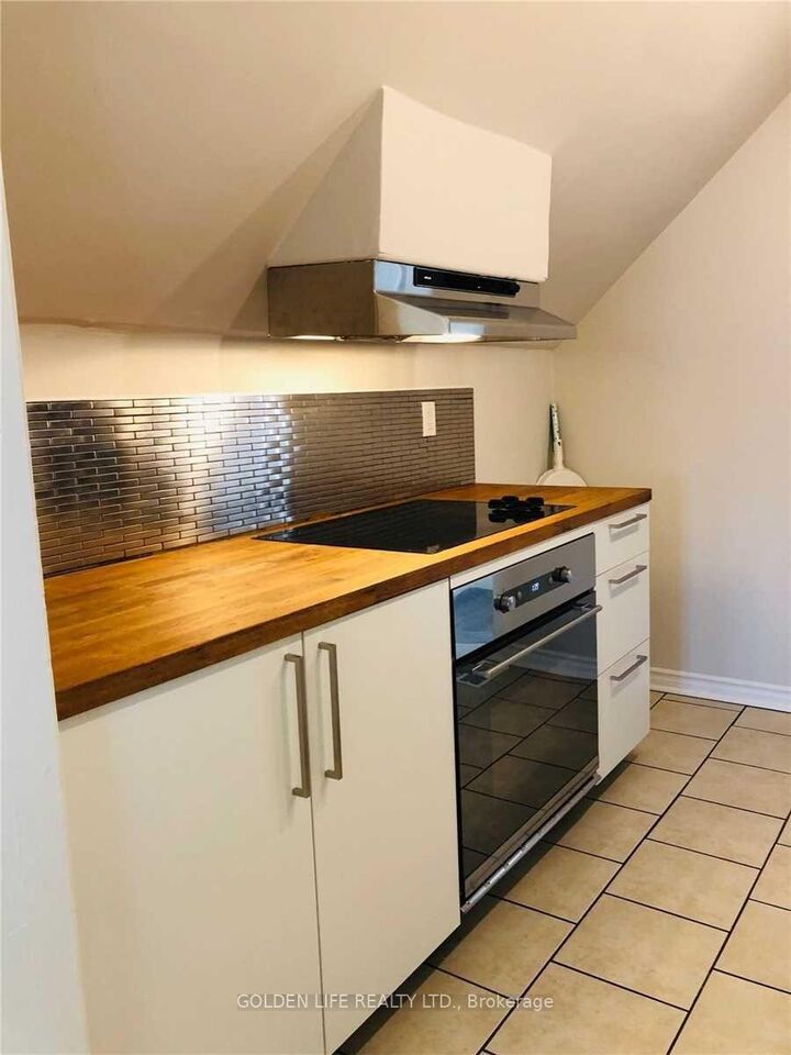 Property Photo:  27 Rivercourt Boulevard Upper  ON M4J 3A3 