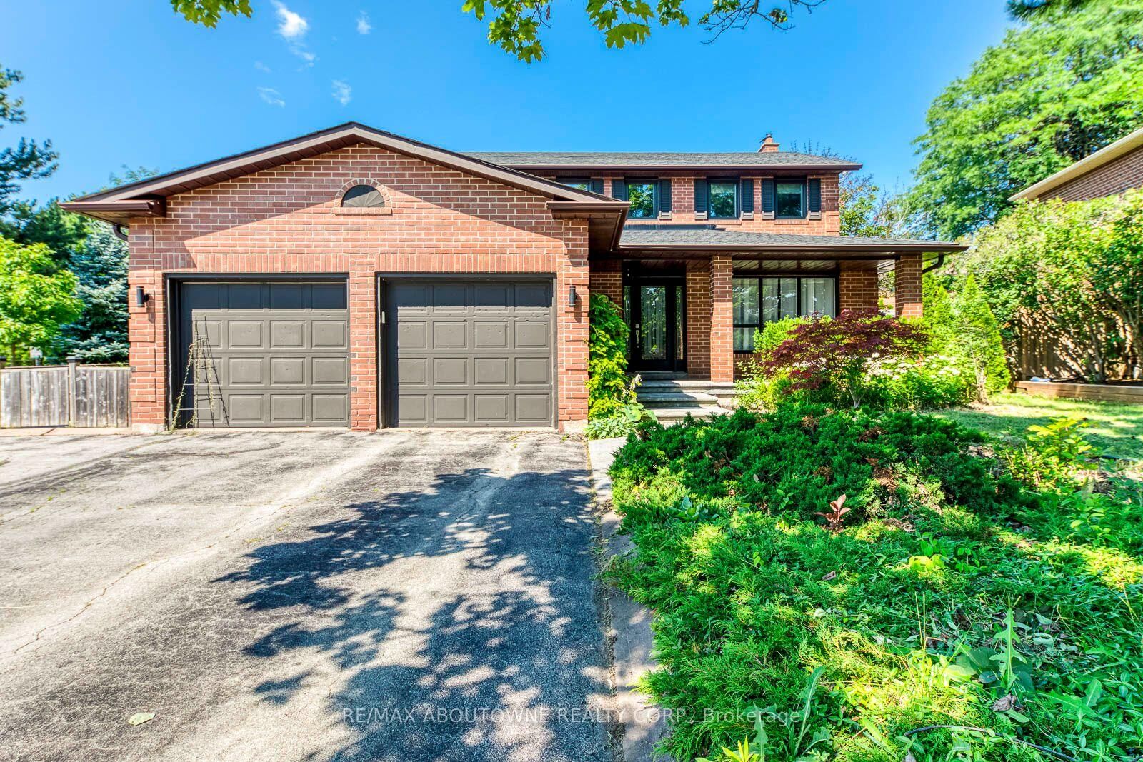 Property Photo: 1124 Notley Crescent ON L6M 1H4