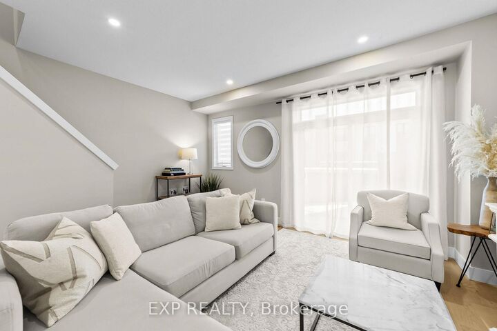 Property Photo:  177 Edgevalley Road 39  ON N5V 0C5 
