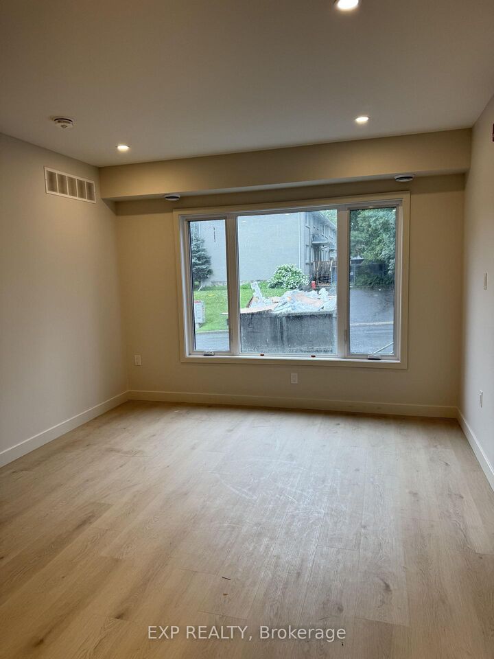 Property Photo: 1301 Dorchester Avenue 1 ON K1Z 8E8