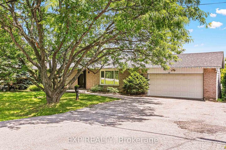 Property Photo:  10 Queen Anne Crescent  ON K2C 3H1 