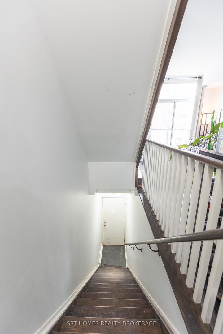 Property Photo: 1321 Gerrard Street E 3 ON M4L 1Y8